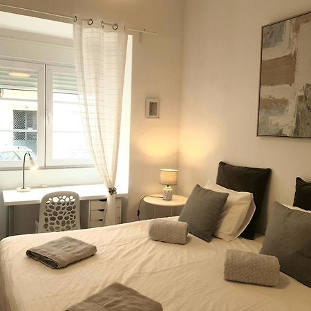 Alm- Spacious. Sunny. Patio. Quiet Area. Fast Wifi Lisbon Bagian luar foto