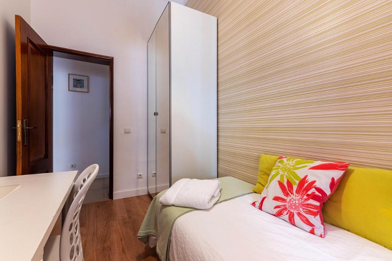 Alm- Spacious. Sunny. Patio. Quiet Area. Fast Wifi Lisbon Bagian luar foto