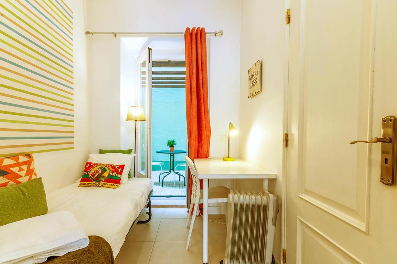 Alm- Spacious. Sunny. Patio. Quiet Area. Fast Wifi Lisbon Bagian luar foto