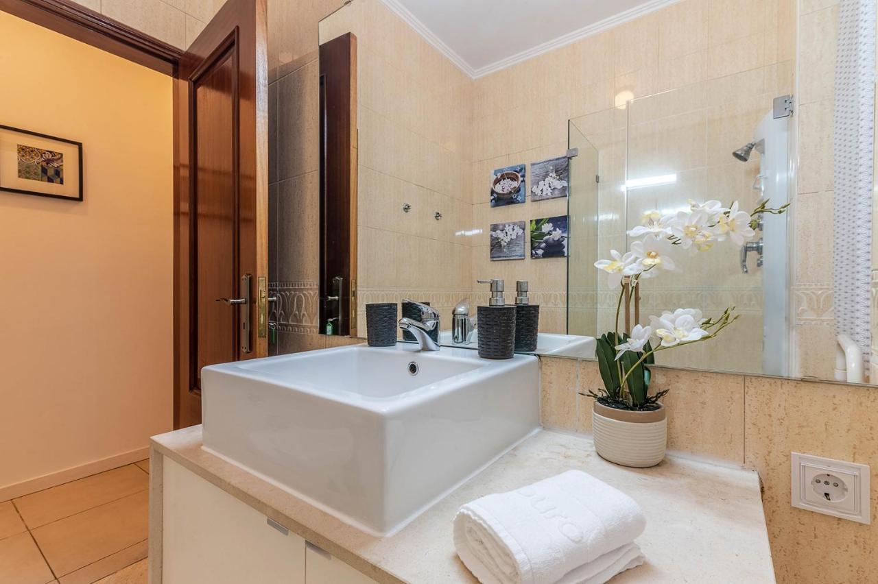 Alm- Spacious. Sunny. Patio. Quiet Area. Fast Wifi Lisbon Bagian luar foto