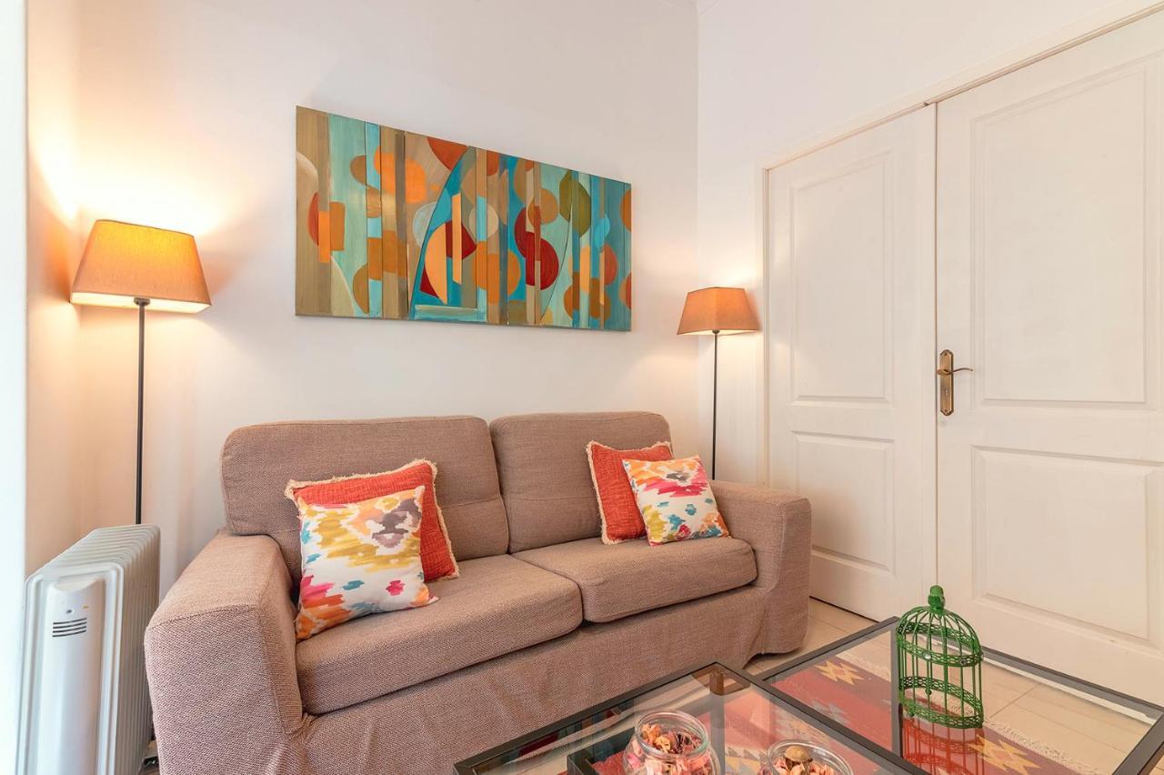Alm- Spacious. Sunny. Patio. Quiet Area. Fast Wifi Lisbon Bagian luar foto