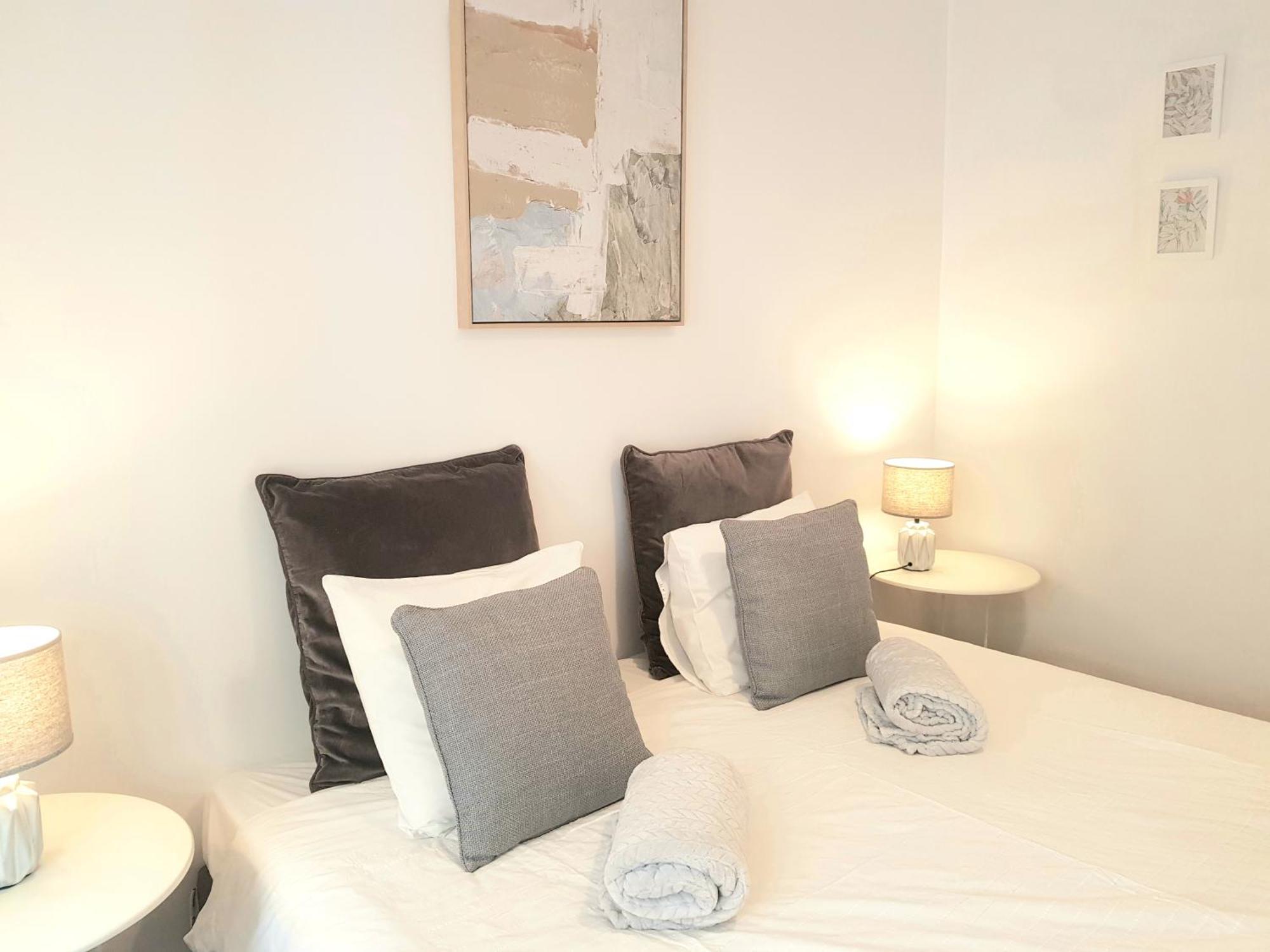 Alm- Spacious. Sunny. Patio. Quiet Area. Fast Wifi Lisbon Bagian luar foto