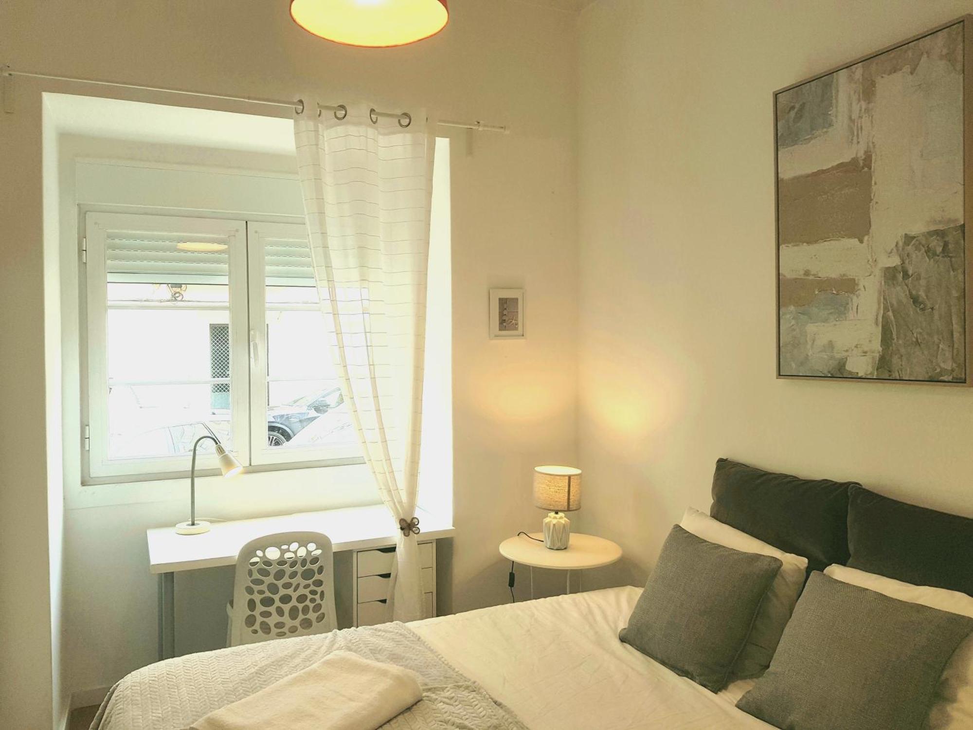 Alm- Spacious. Sunny. Patio. Quiet Area. Fast Wifi Lisbon Bagian luar foto